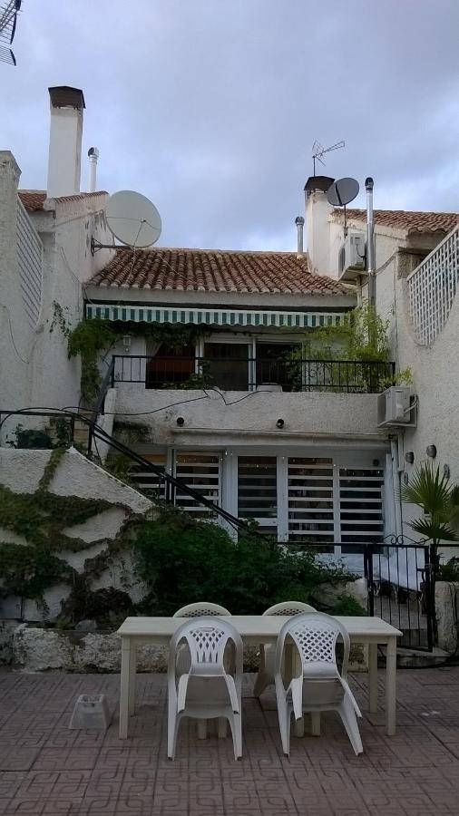 Palmeras, Piscina, Campo De Futbol Y Jardin Privados マサロン エクステリア 写真