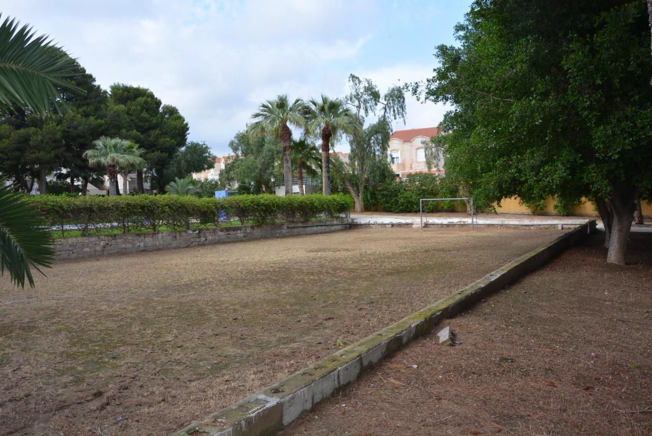 Palmeras, Piscina, Campo De Futbol Y Jardin Privados マサロン エクステリア 写真