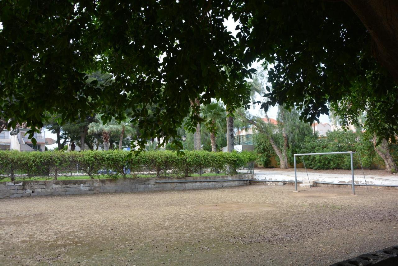 Palmeras, Piscina, Campo De Futbol Y Jardin Privados マサロン エクステリア 写真